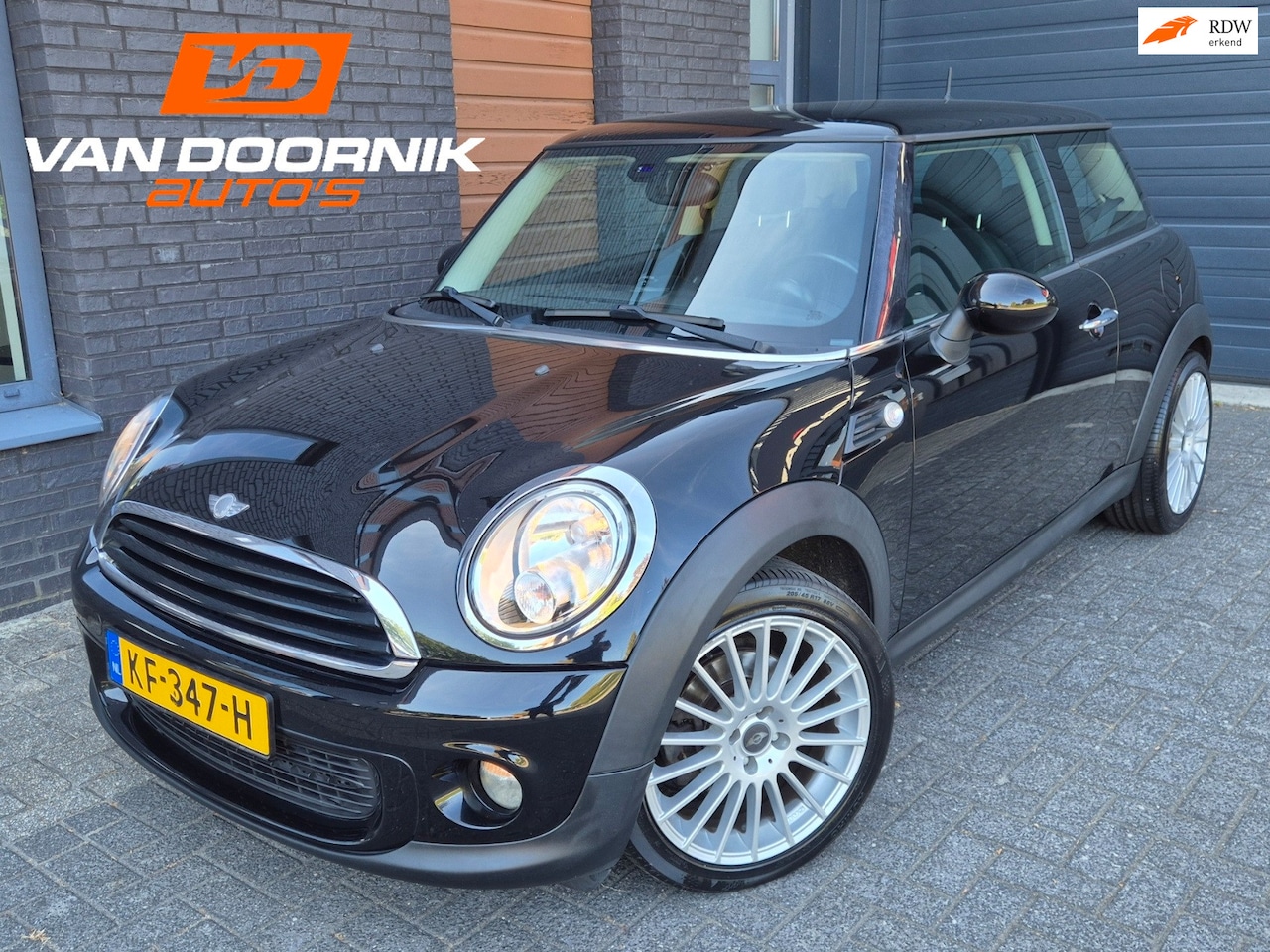 MINI 3-Deurs - 1.6 One Chili Airco/Carplay/Nieuwe APK! - AutoWereld.nl