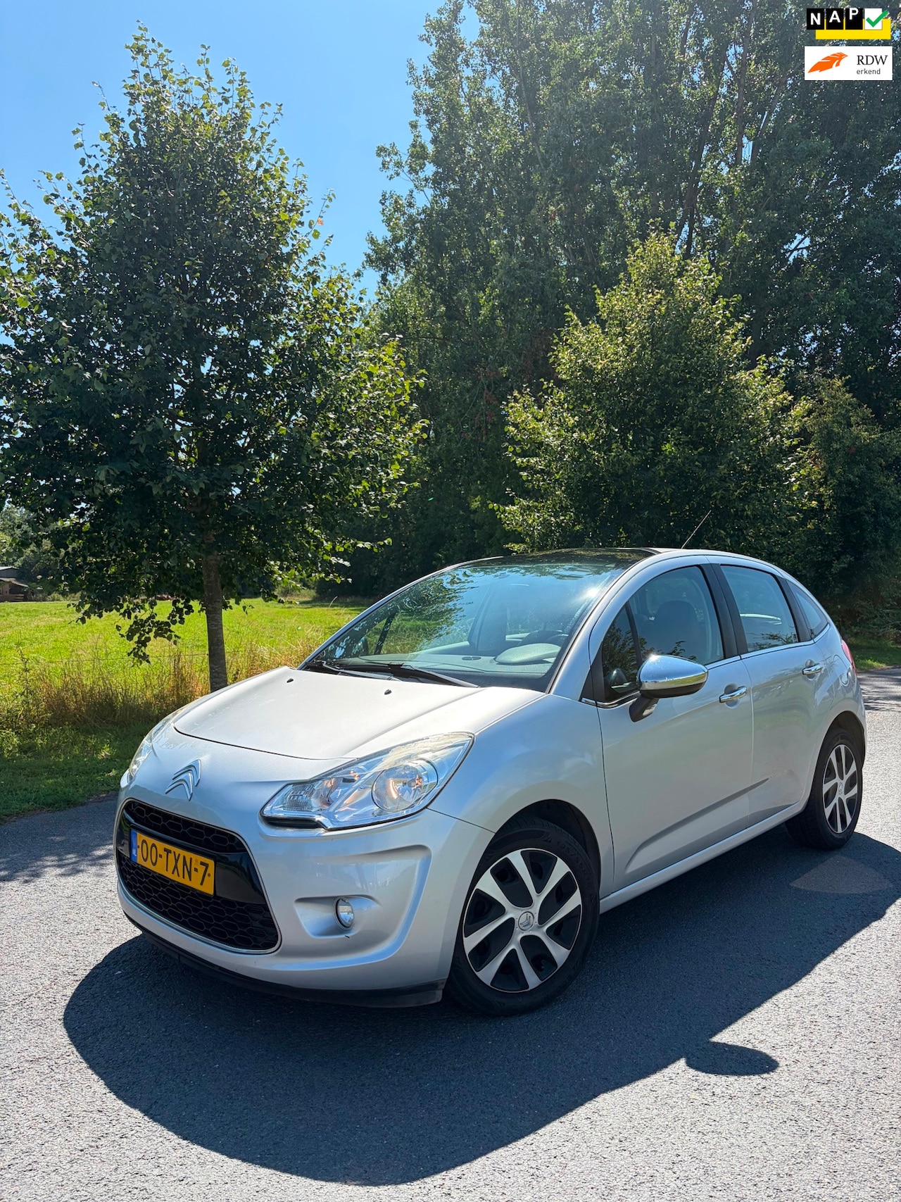 Citroën C3 - 1.4 e-HDi Collection EGS 1.4 e-HDi Collection EGS, NAP,Automaat, Pano - AutoWereld.nl