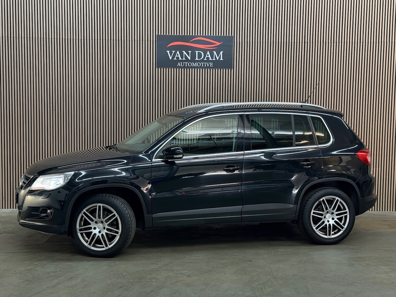 Volkswagen Tiguan - 2.0 TSI Sport&Style 4Motion 2009 DSG TREKHAAK - AutoWereld.nl