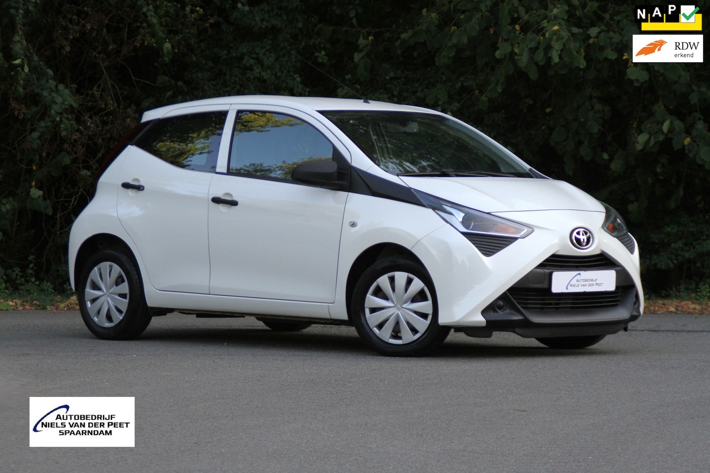 Toyota Aygo - 1.0 VVT-i x-fun / Airco / Bluetooth / Elektrische ramen / Multifunctioneel stuurwiel - AutoWereld.nl
