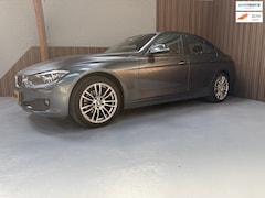 BMW 3-serie - 318d High Executive. Leer, navi, cruise, afneembare trekhaak