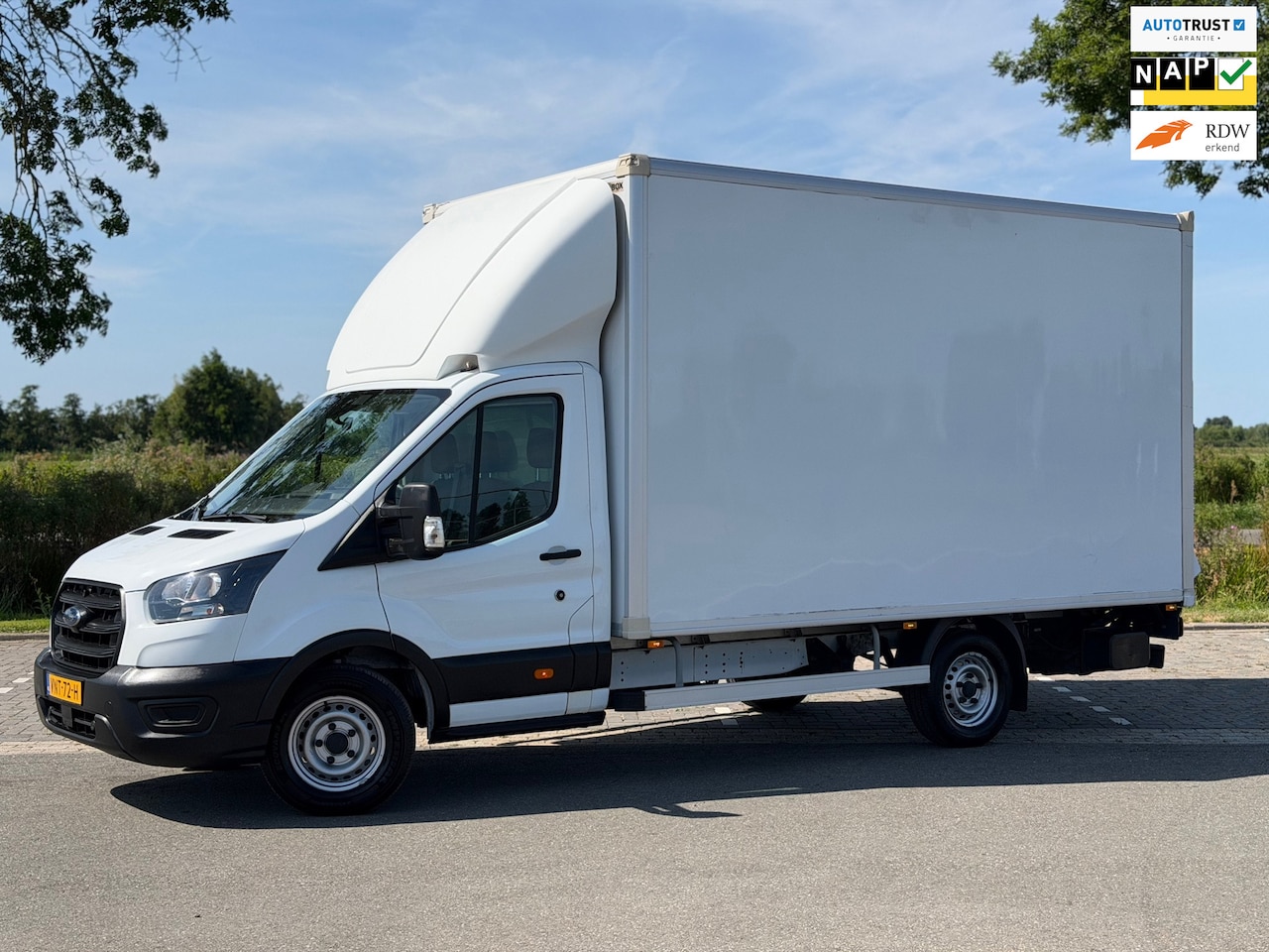 Ford Transit - 350 2.0 TDCI 2022 NAP EURO6 LAADKLEP BAKWAGEN - AutoWereld.nl