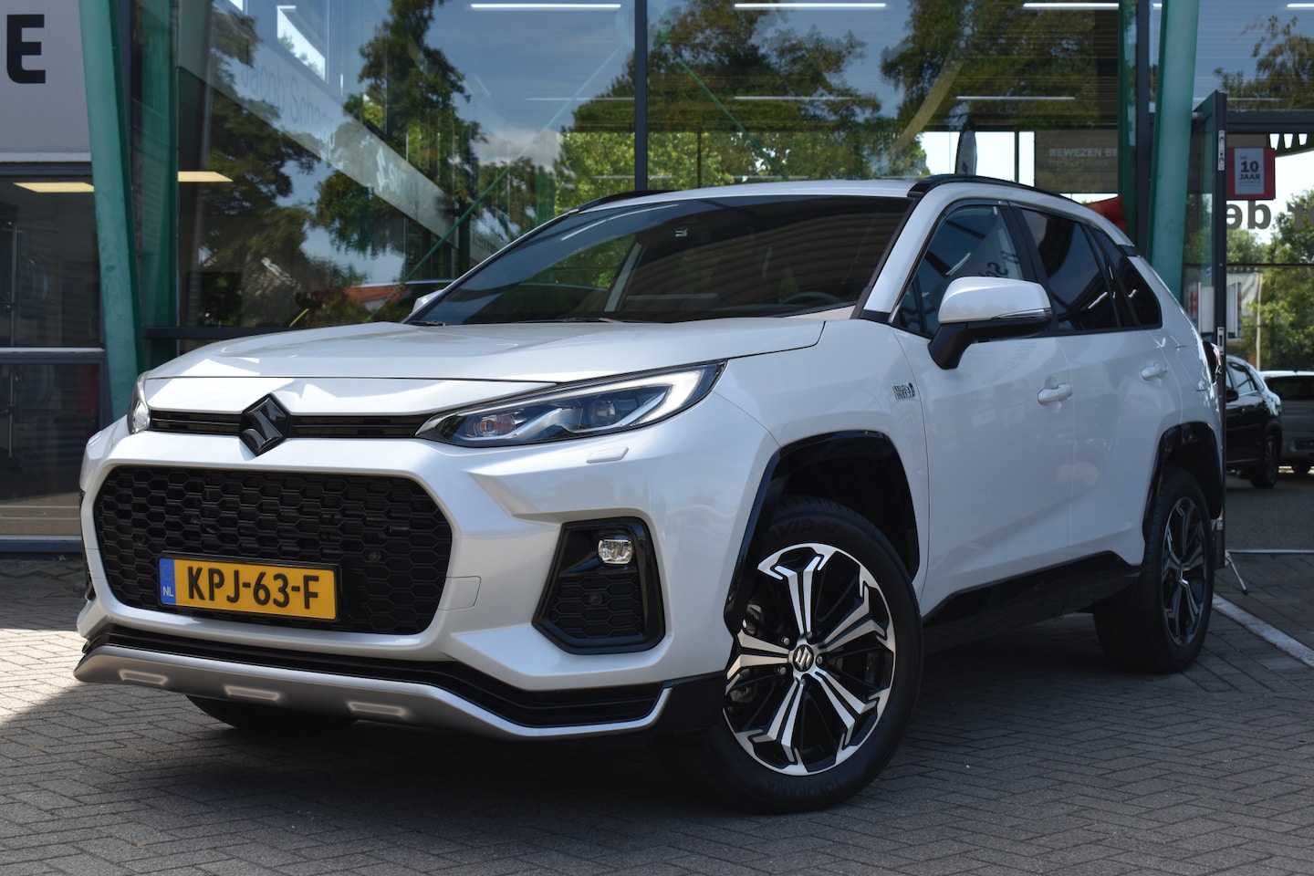 Suzuki Across - 2.5 Plug-in Hybrid Style Automaat 306pk | Apple Carplay/Android Auto | Achteruitrijcamera - AutoWereld.nl