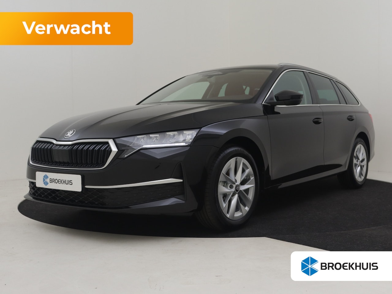 Skoda Octavia Combi - Business Edition Plus | Achteruitrijcamera | Chromen grille | Dynamic Chassis Control - AutoWereld.nl
