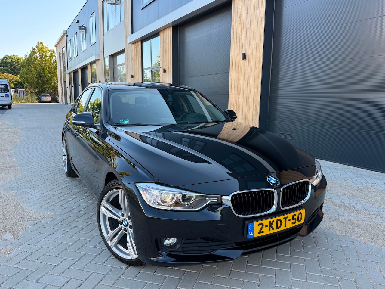 BMW 3-serie - 316d High Executive(bj2013)XENON|AUTOMAAT|PARKSENSOR - AutoWereld.nl