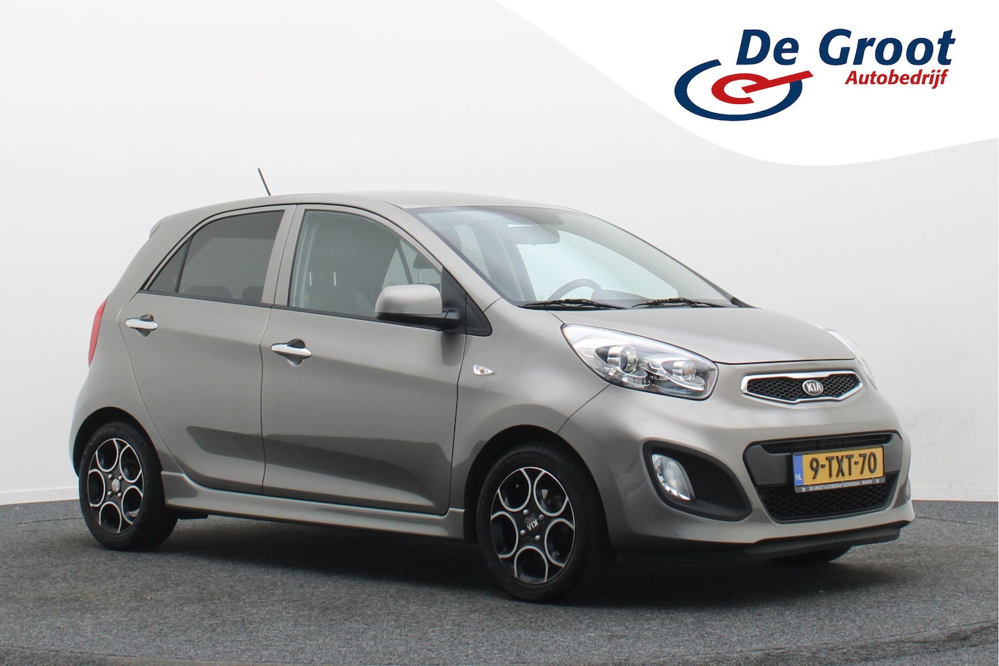Kia Picanto - 1.2 CVVT World Cup Ed. 1.2 CVVT World Cup Ed. 5-Deurs, Airco, LED, Elektr. Pakket, 14" - AutoWereld.nl