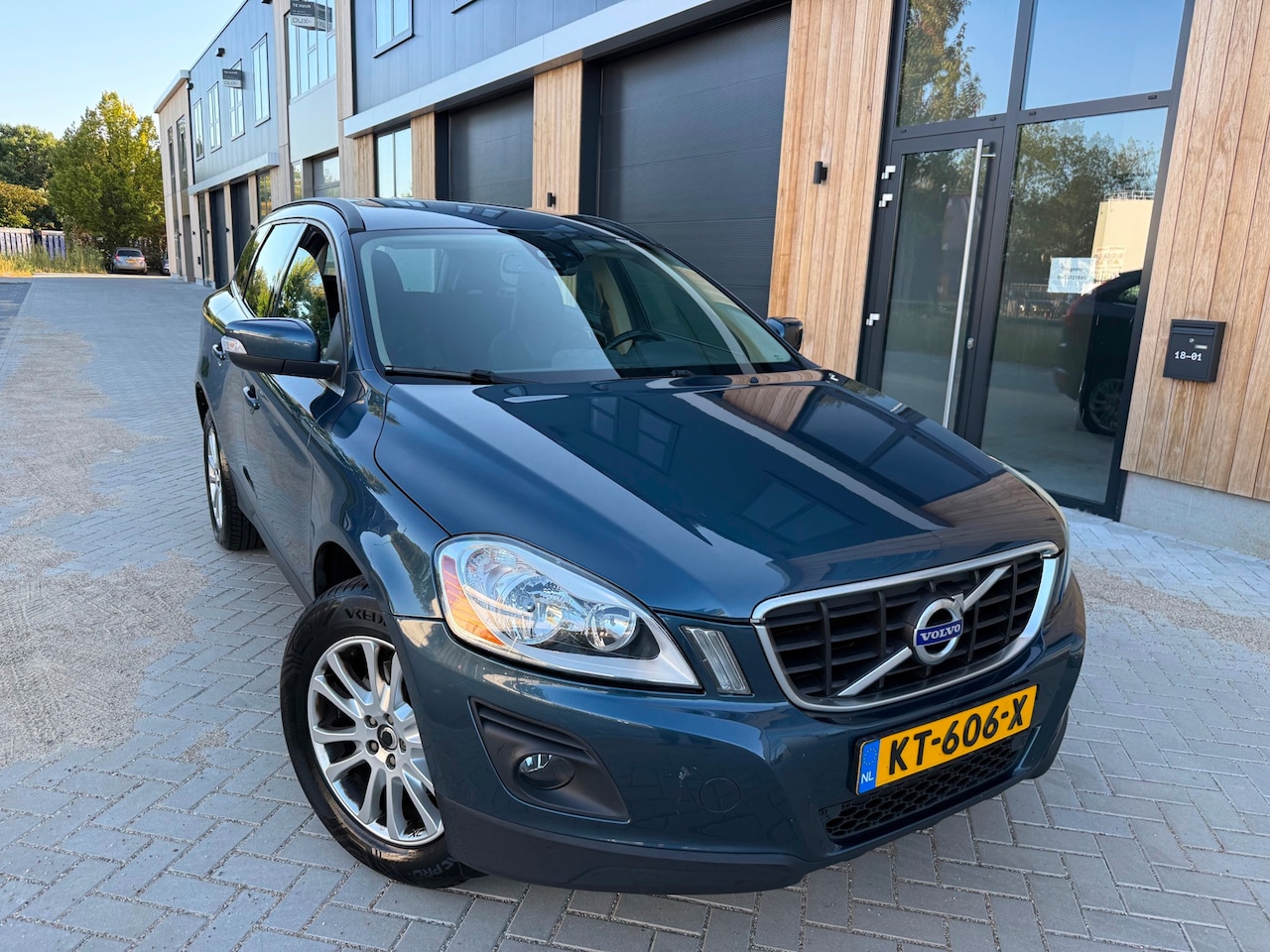 Volvo XC60 - 2.4D AWD Momentum(bj2009)AUTOMAAT|NAVI - AutoWereld.nl