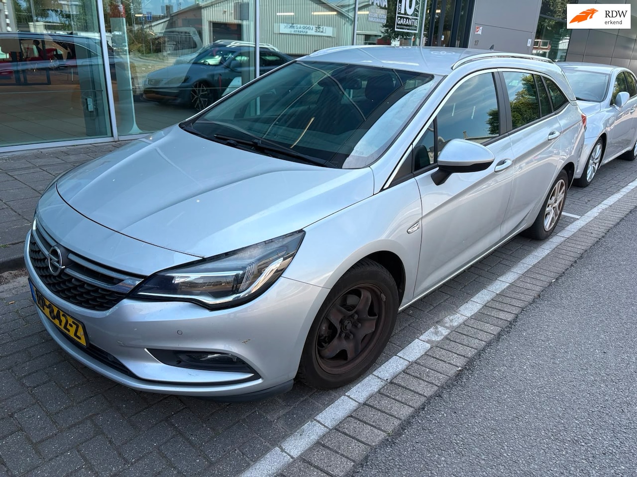 Opel Astra Sports Tourer - 1.6 CDTI Business 1.6 CDTI Business+ - AutoWereld.nl
