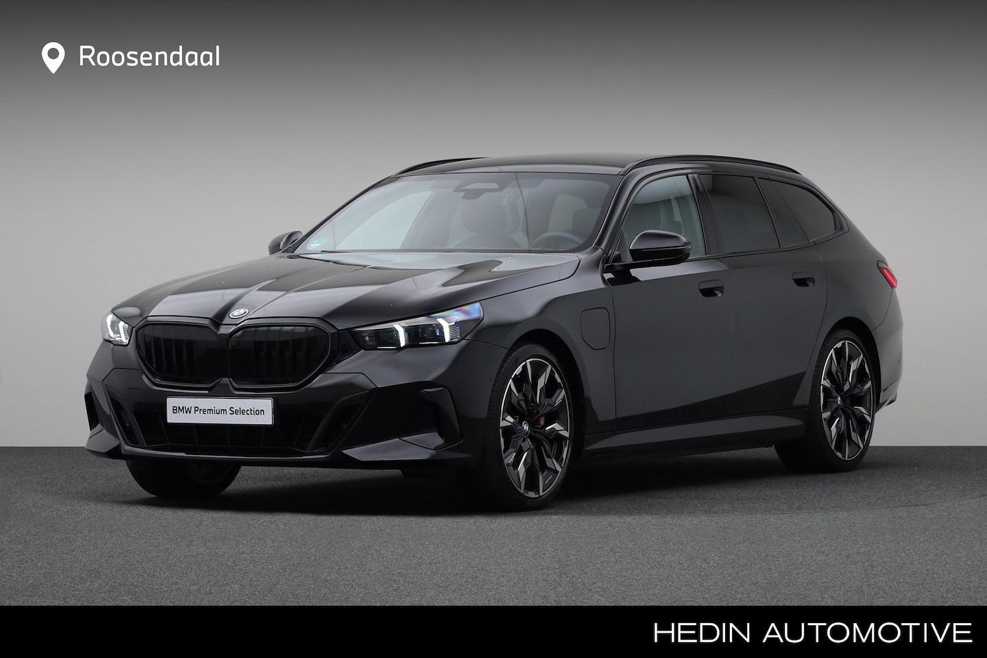 BMW 5-serie Touring - 550e xDrive M-Sport Pro | Bowers & Wilkins | Trekhaak | Stoelventilatie | Panoramadak | He - AutoWereld.nl