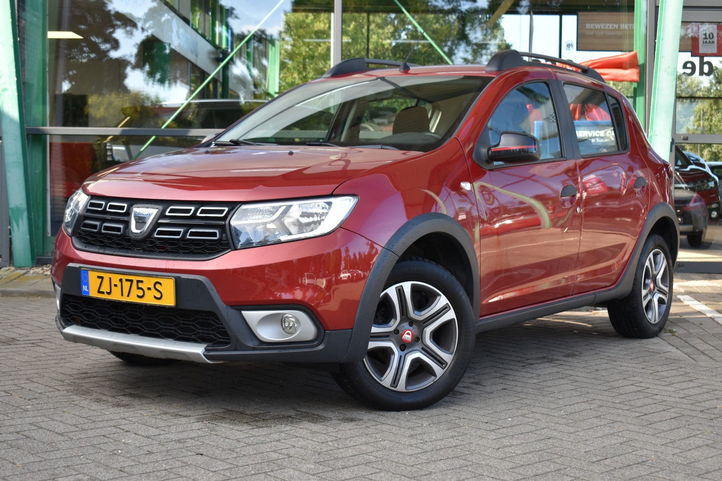 Dacia Sandero - 0.9 TCe Tech Road 90pk | Airco | Apple Carplay/Android Auto | Cruise Control | Navigatie | - AutoWereld.nl