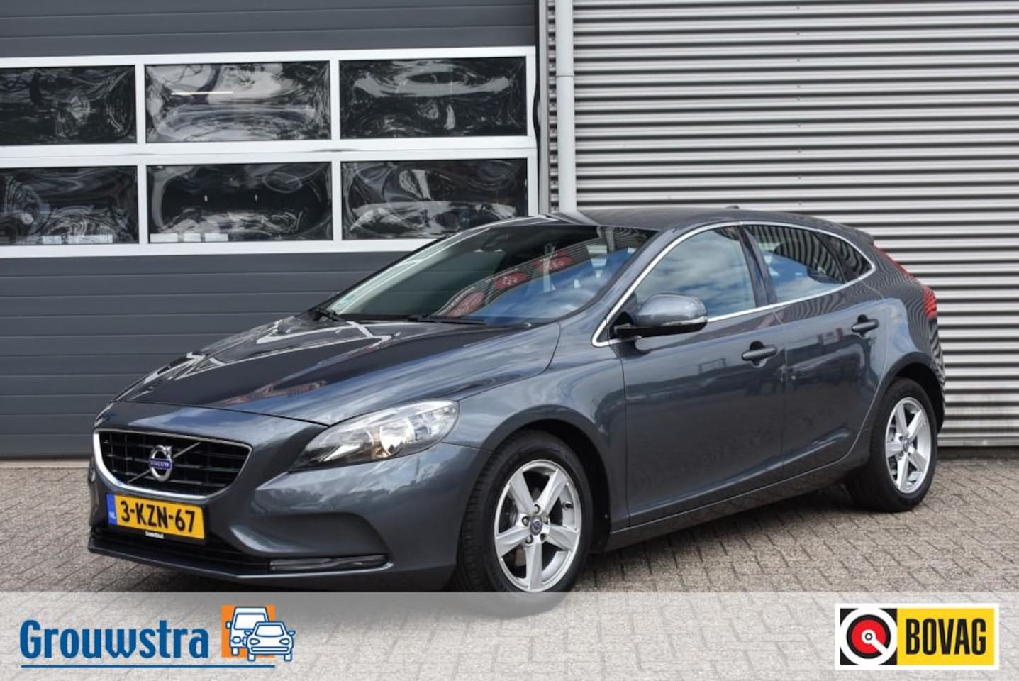 Volvo V40 - 1.6 D2 MOMENTUM / AFN. HAAK / PDC / CRUISE / NAV - AutoWereld.nl