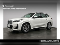BMW X1 - x-Drive 23i M-Sport | Trekhaak (2000kg) | Head up | Panoramadak | Stuurverwarming | Parkin