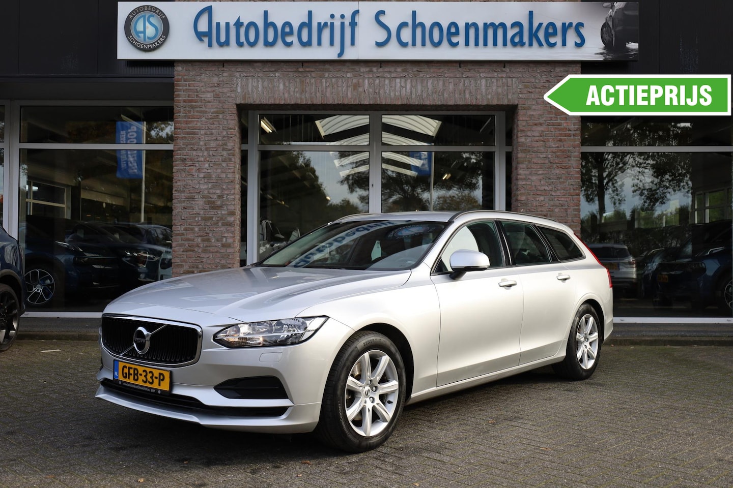 Volvo V90 - 2.0 T5 Momentum TREKHAAK-ELEC. STOELVERW. NAVI CITY-SAFETY ENZ. - AutoWereld.nl