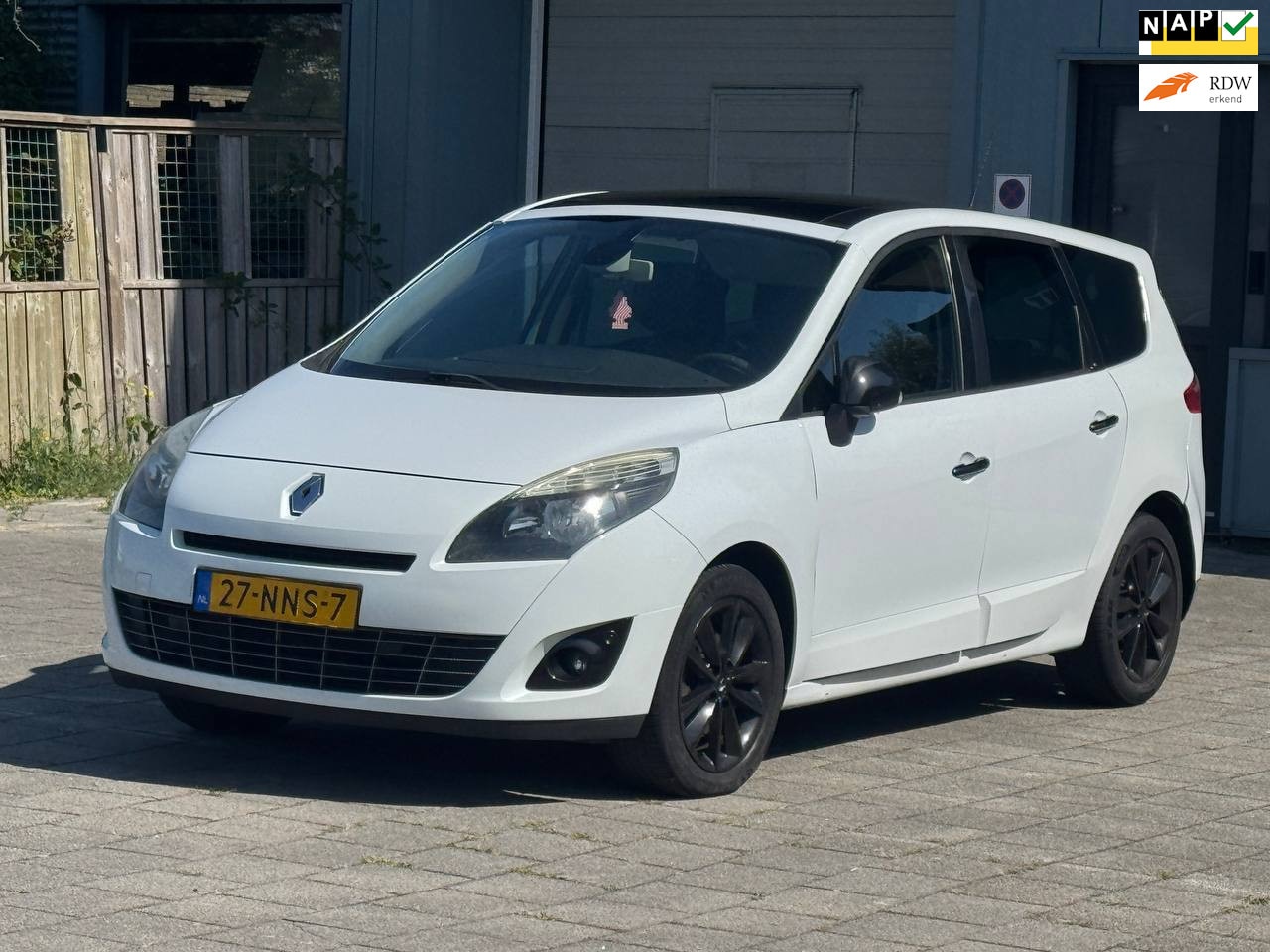 Renault Grand Scénic - 1.4 TCe Celsium.achteruitrijcamera/cruise Controle/open dak/airco,apk juli 2027 - AutoWereld.nl