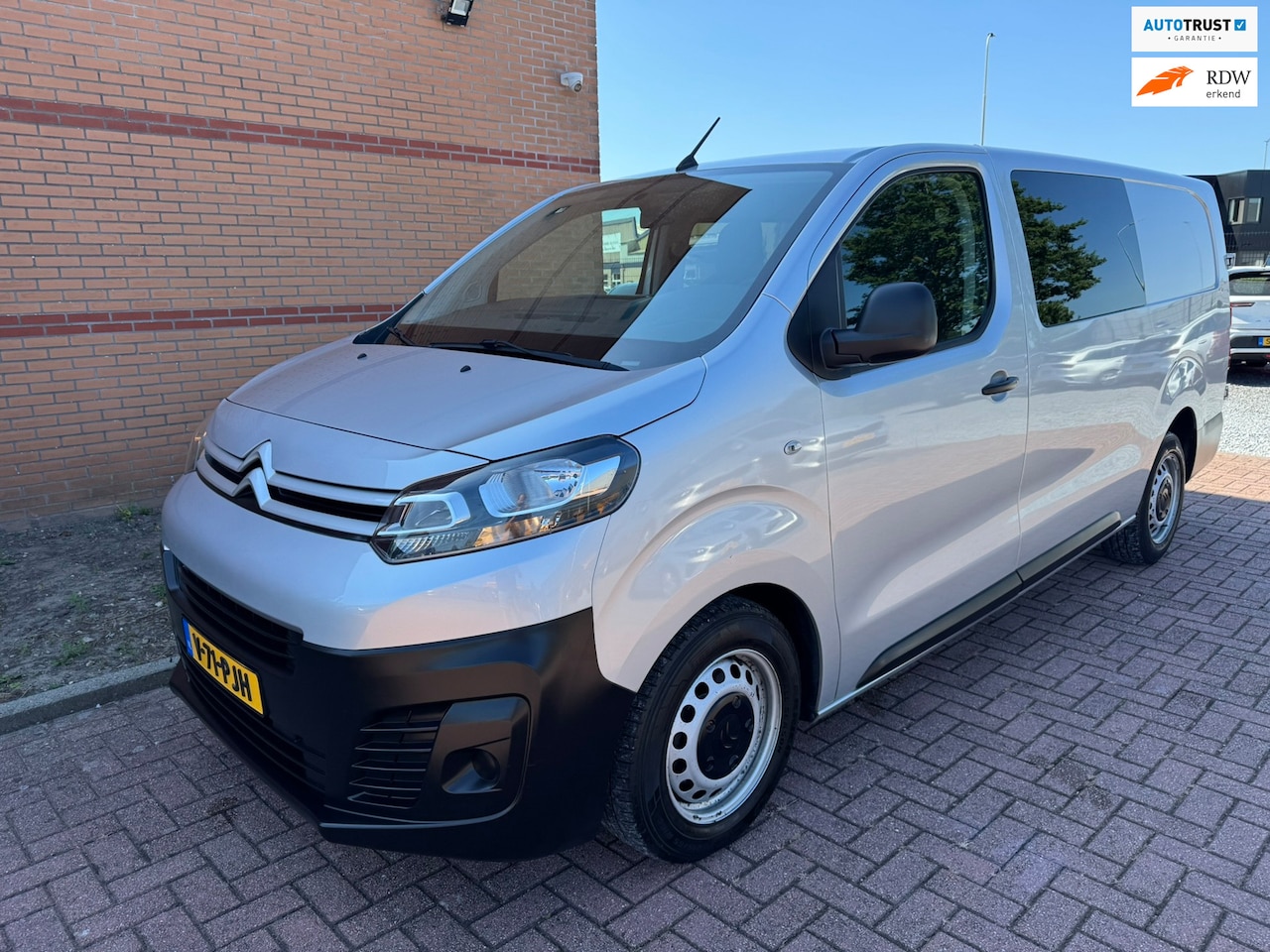 Citroën Jumpy - 2.0 BlueHDI 120 Comfort XL DC S&S 5 pers, Euro 6, L3H1, Trekhaak, Marge, - AutoWereld.nl