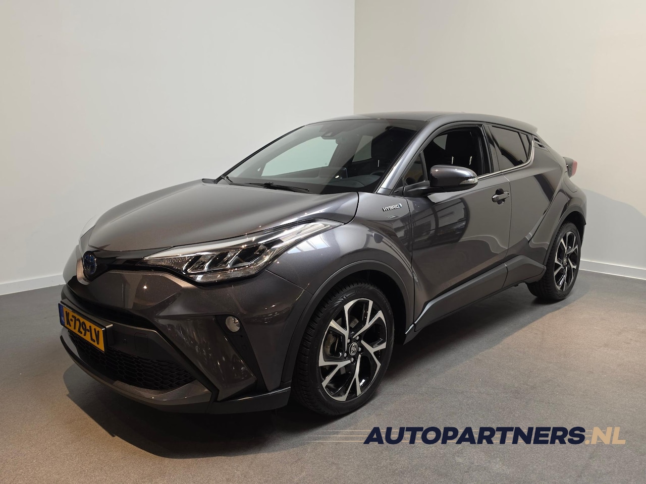 Toyota C-HR - 1.8 Hybrid Business Plus - Apple Carplay/Android Auto - Dodehoekdetectie - Adaptive Cruise - AutoWereld.nl