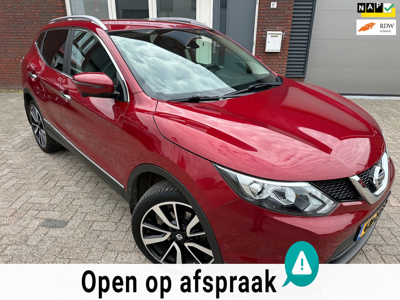 Nissan Qashqai - 1.2 Tekna / Leder / Navi / 360 Camera / PDC / LM / AUT - AutoWereld.nl