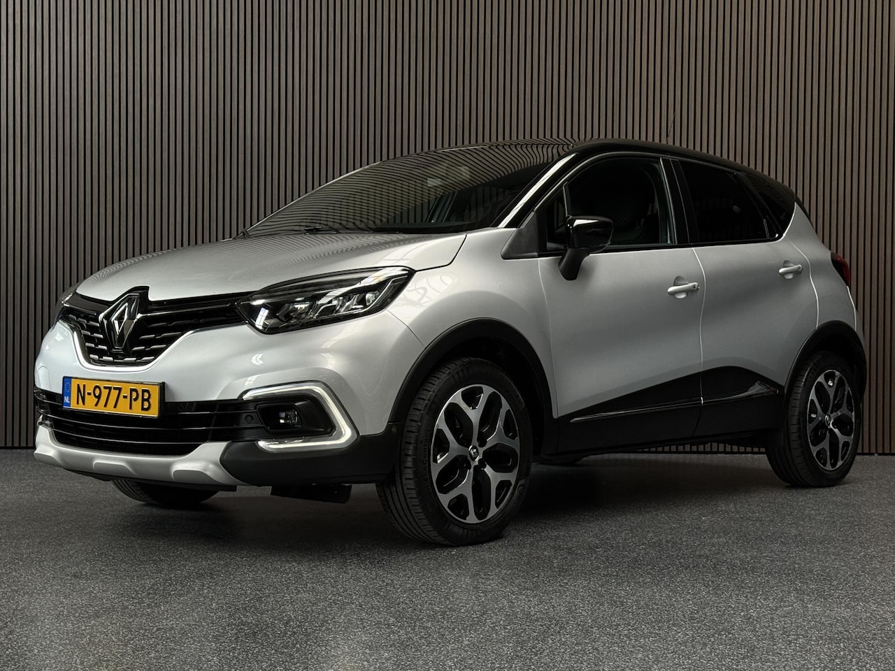 Renault Captur - 1.2 TCe Intens | Automaat | Camera | Trekhaak | Dealer onderhouden - AutoWereld.nl