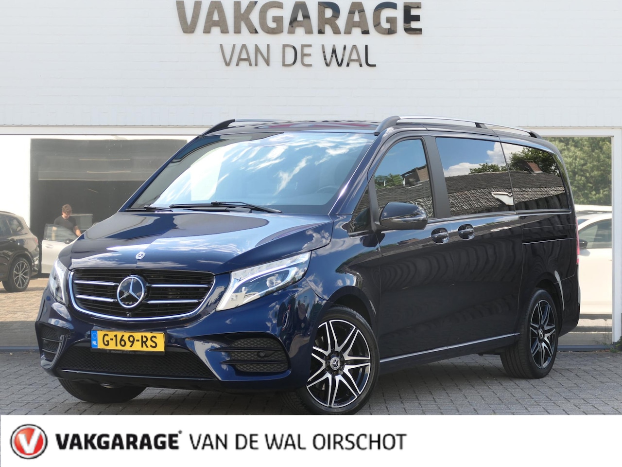 Mercedes-Benz V-klasse - 250d 4-MATIC Lang Exclusive | Panoramadak | 360°-camera | Standkachel | Burmester | Carbon - AutoWereld.nl