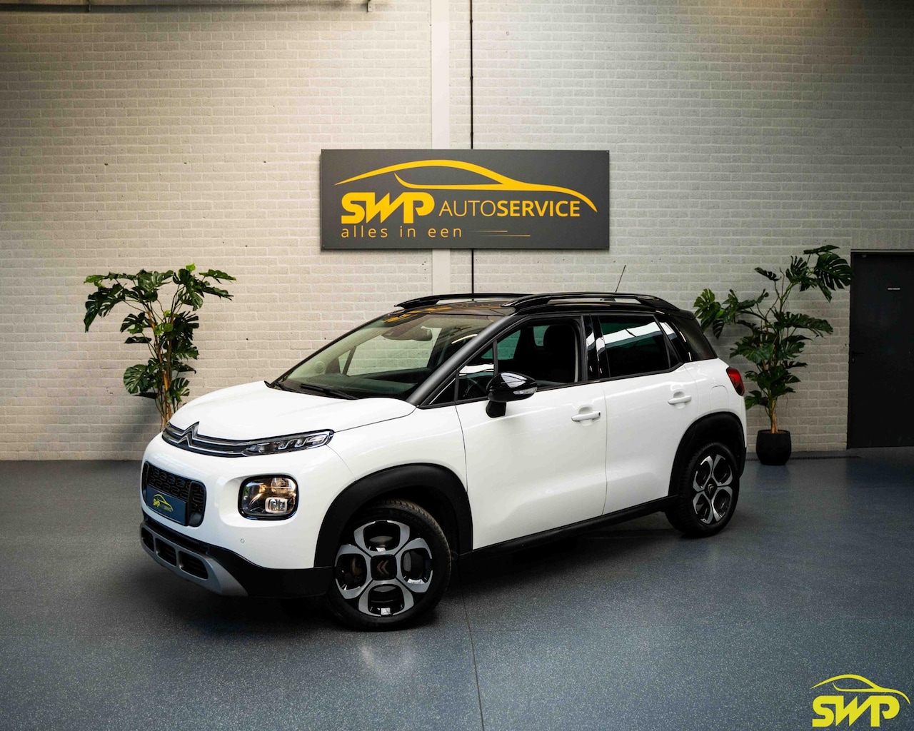 Citroën C3 Aircross - 1.2 PureTech S&S Shine | Camera | Navi - AutoWereld.nl
