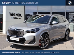 BMW iX1 - eDrive20 M Sport / Trekhaak / Panoramadak / Sportstoelen /	Comfort Access / Head-Up / Harm