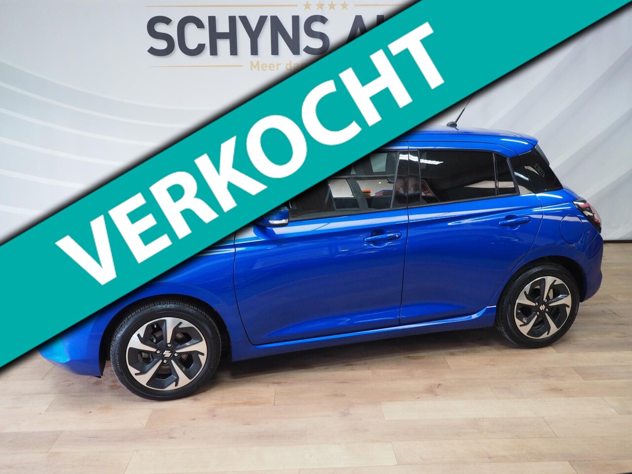 Suzuki Swift - 1.2 Style Hybrid 10.000KM! Parkdistance Dodehoeksensor Stoelverw Lane-assist SafetySystem - AutoWereld.nl