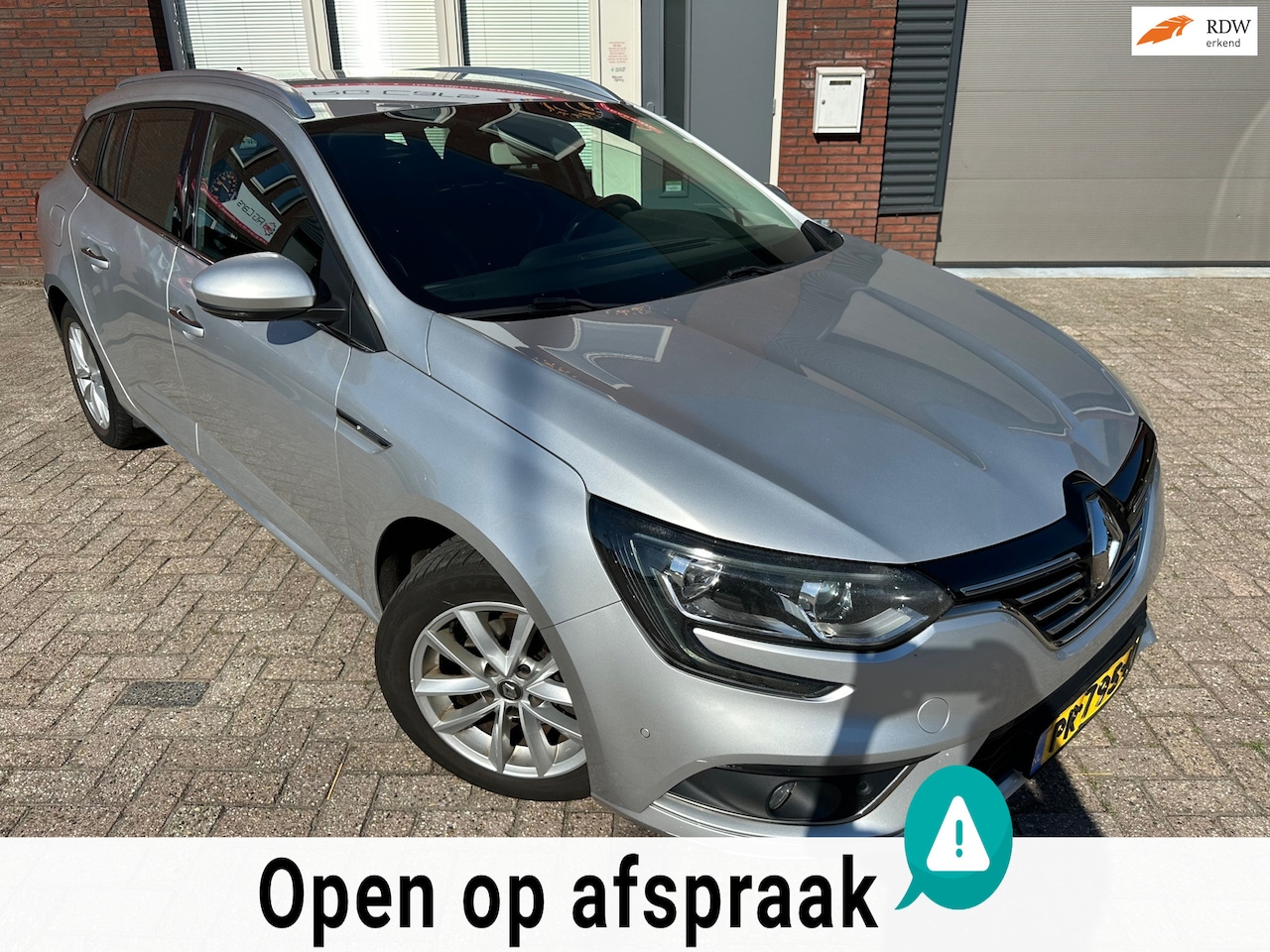 Renault Mégane Estate - 1.5 dCi / Navi / Leder / Camera / PDC / Park Assist - AutoWereld.nl