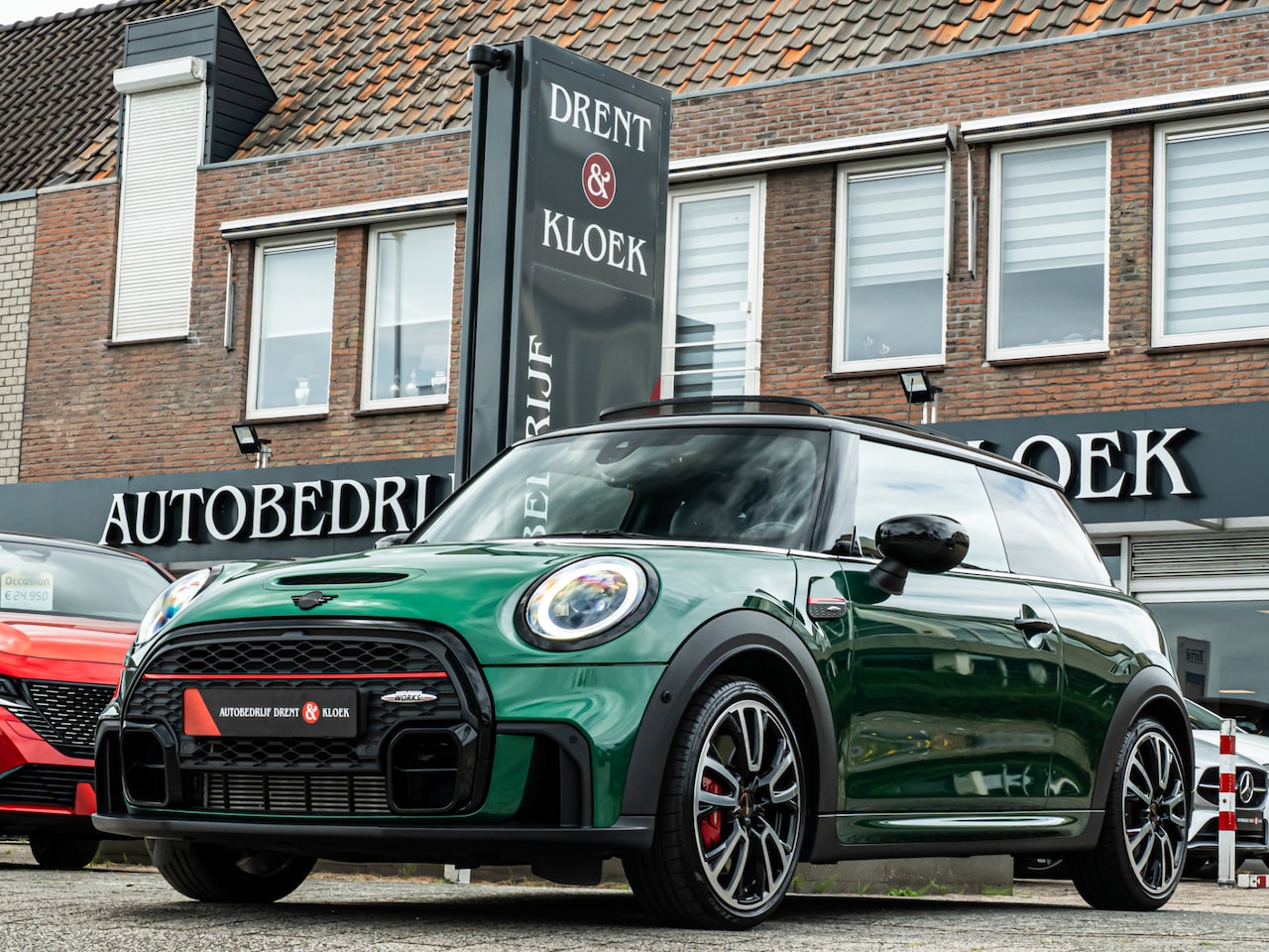 MINI 3-Deurs - 2.0 John Cooper Works JCW Pack PANO CAMERA 18 INCH SHADOW LINE ADAP CRUISE - AutoWereld.nl