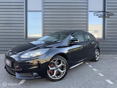Ford Focus - ST-3 | Stoelverwarming | Leder | 250PK