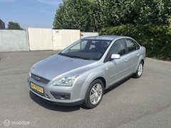 Ford Focus - 1.6-16V Ghia sedan automaat 2005
