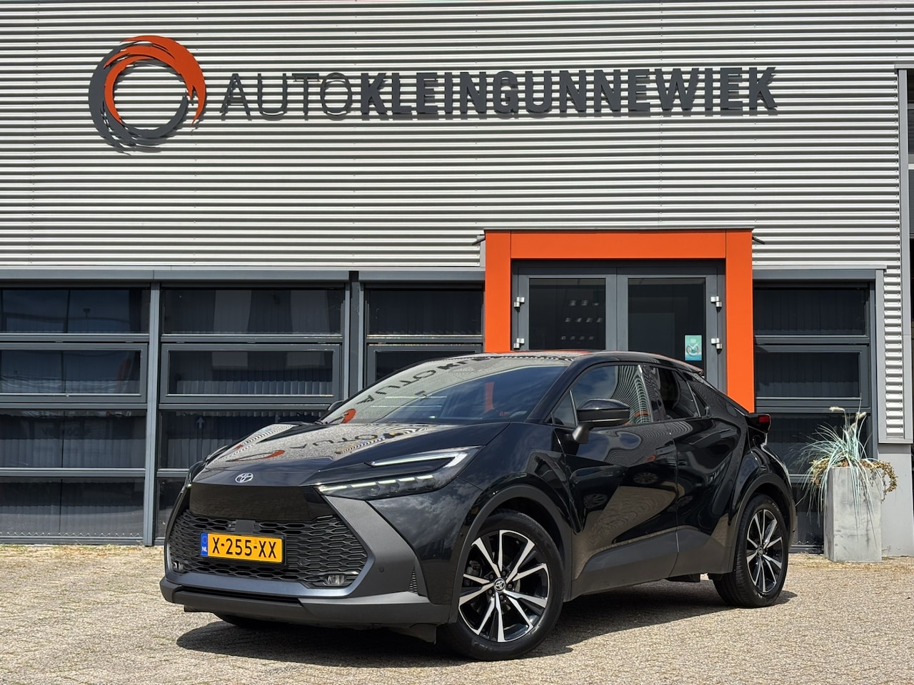 Toyota C-HR - 1.8 Hybrid 140 First Edition / NL Auto / Navi / Camera / Applecarplay/AndroidAuto / - AutoWereld.nl