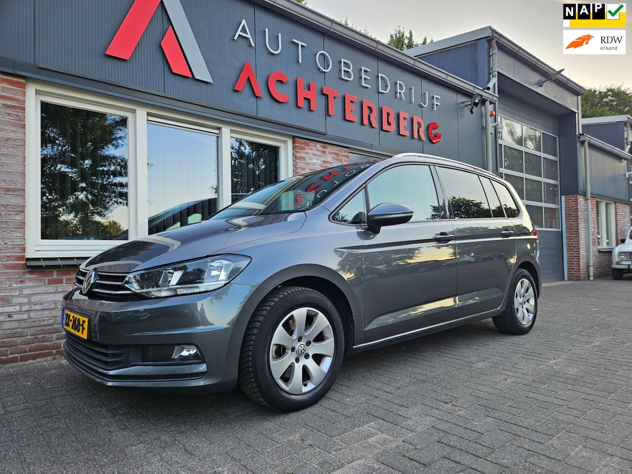 Volkswagen Touran - 1.0 TSI Comfortline Business Carplay! Trekhaak! Airco/Clima! Cruise Control! Nette Auto! - AutoWereld.nl
