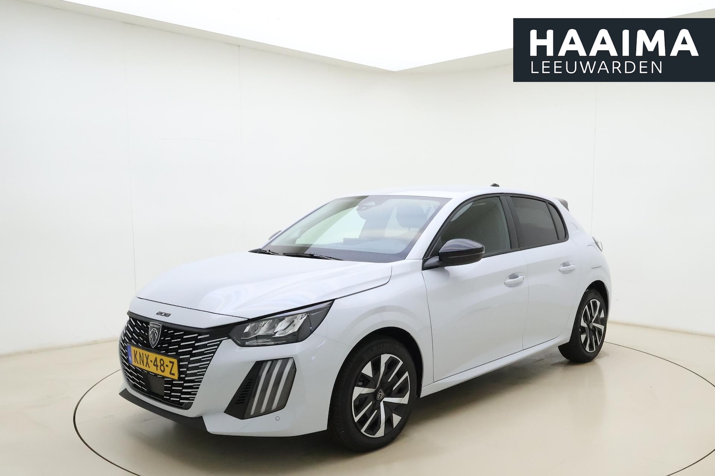 Peugeot 208 - 1.2 Hybrid 110 e-DCS6 Business Apple Carplay/Android Auto l Navigatie Full-Map l Climate C - AutoWereld.nl