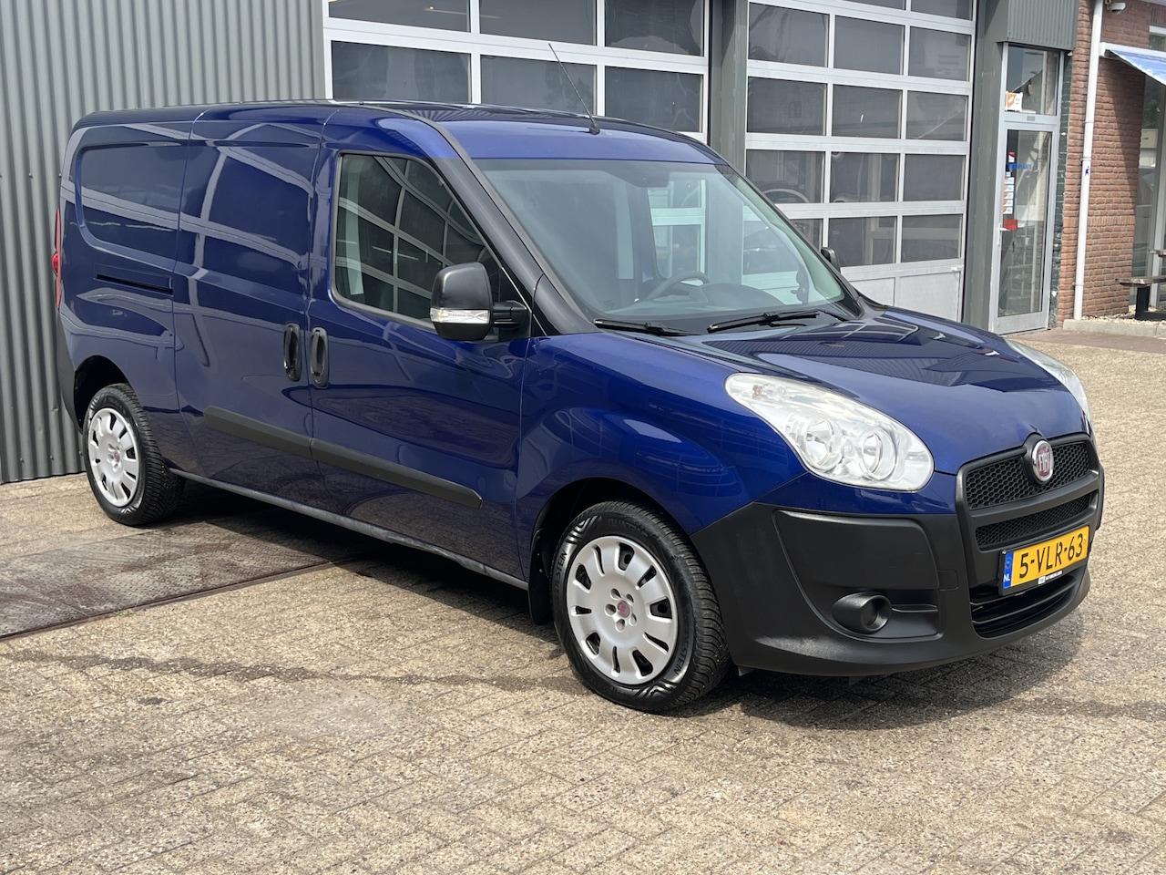 Fiat Doblò Cargo - 1.4 SX Maxi Dubbele schuifdeur Airco Stuurwielbediening 2-Persoons Parkeersensoren achter - AutoWereld.nl