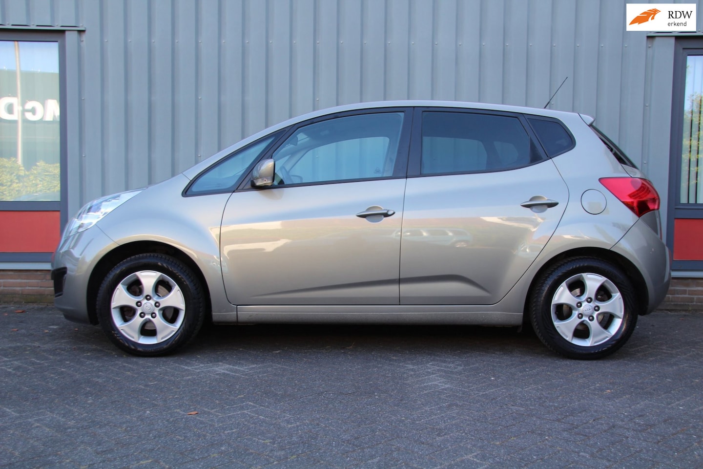 Kia Venga - 1.4 CVVT Super Pack Aur camera / trekhaak - AutoWereld.nl