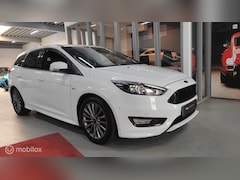 Ford Focus Wagon - 1.0 ST-Line 2017 CLIMATRONIC NAVIGATIE CRUISE VELGEN STOELVERW. TREKHAAK
