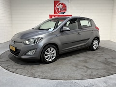 Hyundai i20 - 1.4i i-Vision, 100 PK, Airco, Cruise, Parkeersensoren, Afn trekhaak, Blue tooth, 15 inch l