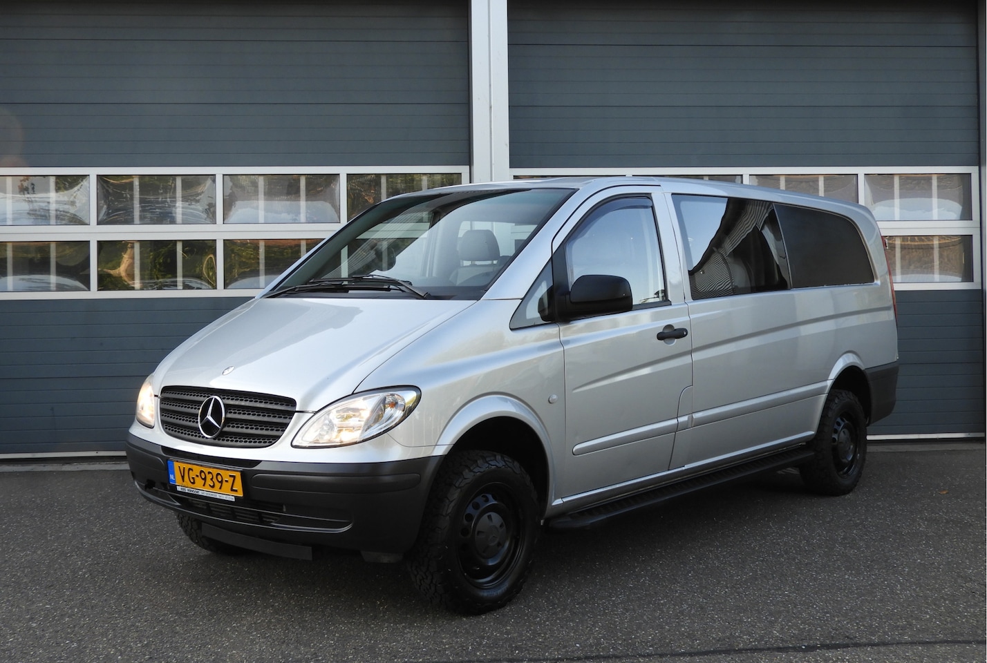 Mercedes-Benz Vito - 115 CDI 343 DC AUT 4X4 | 2.5t TREKHAAK | CAMERA | CRUISE CONTROL - AutoWereld.nl