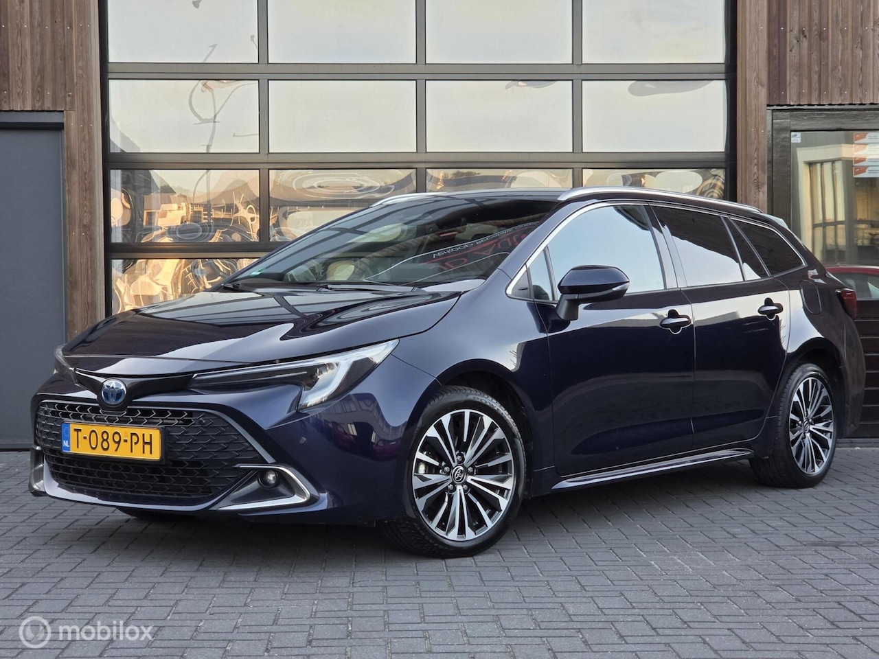 Toyota Corolla Touring Sports - HYBRID ACC CARPLAY CAMERA NAVI - AutoWereld.nl