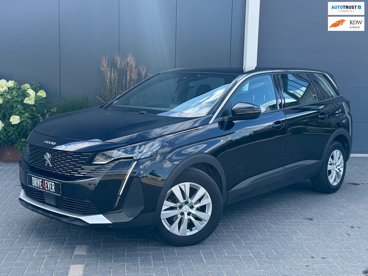 Peugeot 5008 - 1.2 PureTech Active 7p 11-23 NAVI|360CAMERA|SPORTVELGEN - AutoWereld.nl