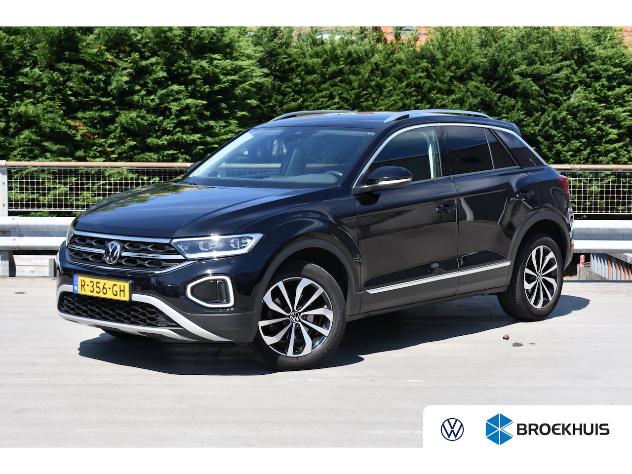 Volkswagen T-Roc - 1.5 TSI 150PK Style | TREKHAAK | CAMERA | NAVIGATIE | APP. CONNECT | ADAPT. CRUISE | FULL - AutoWereld.nl