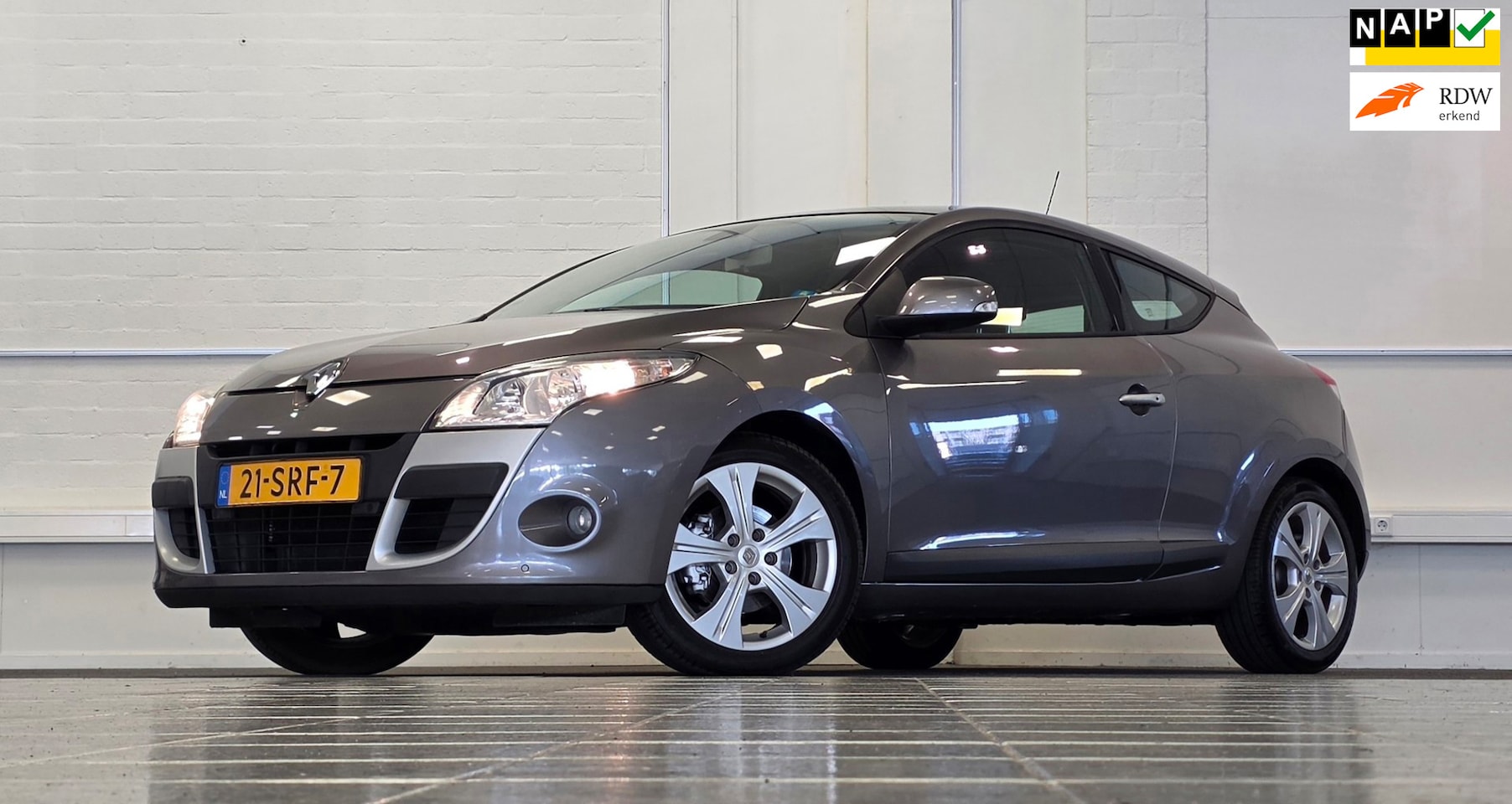 Renault Mégane Coupé - 1.6i Dynamique E85 Panoramadak 100% Onderhouden Mooi! - AutoWereld.nl