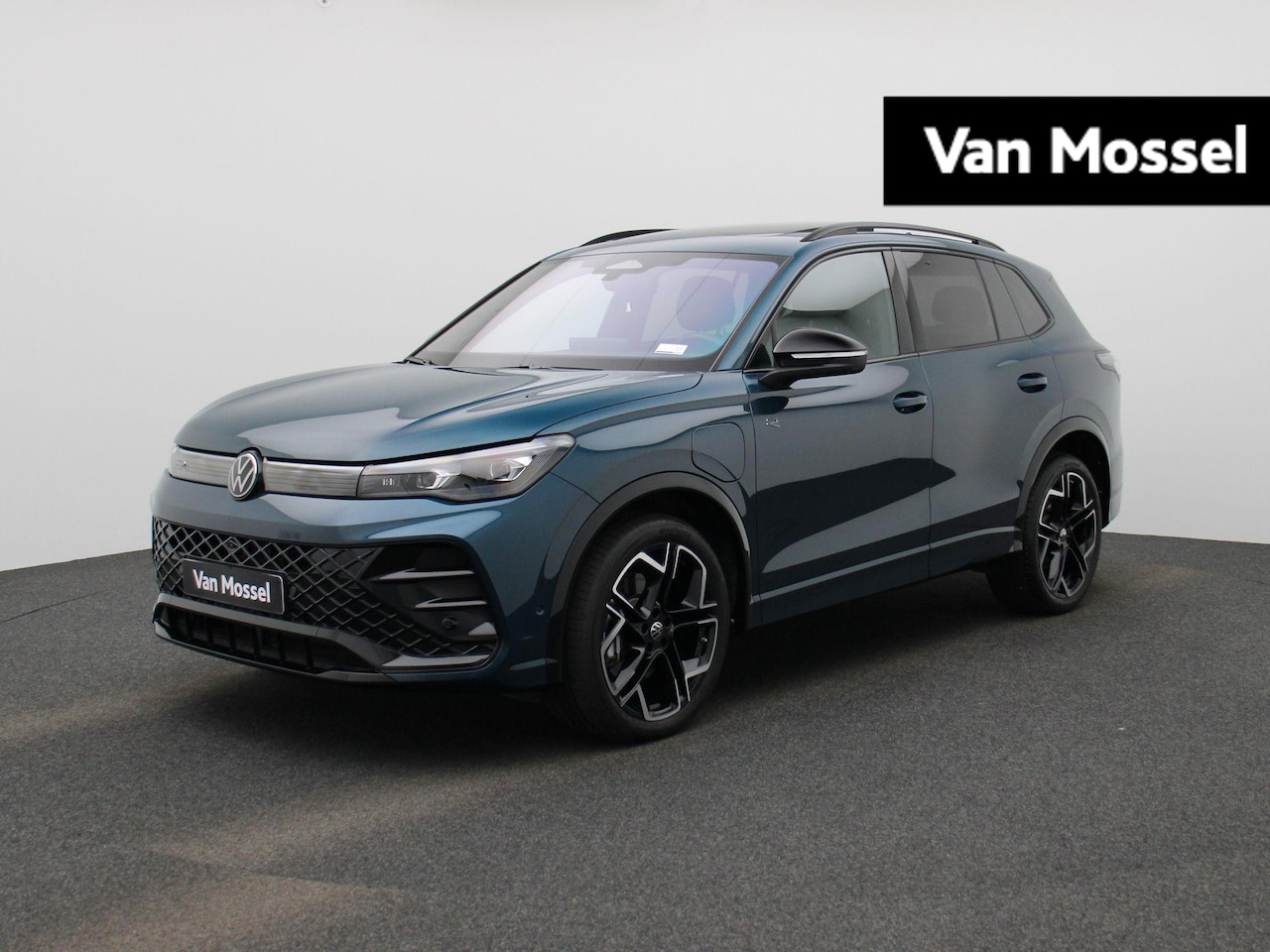 Volkswagen Tiguan - 1.5 eHybrid R-Line Edition 272 PK| Panoramadak | Trekhaak | Leder Interieur | Stoelventila - AutoWereld.nl