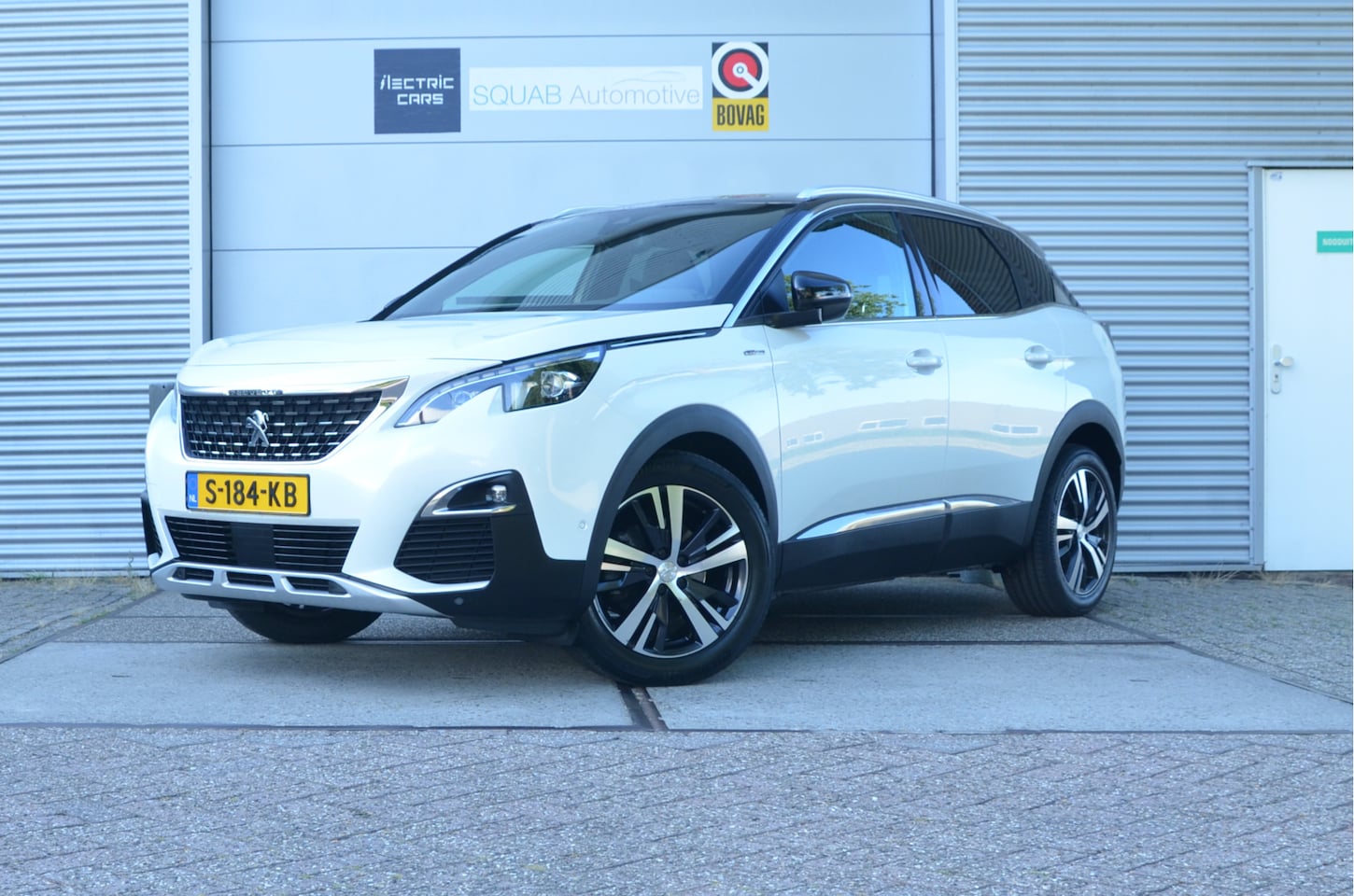 Peugeot 3008 - 1.6 PureTech GT Line 18" alu, Adaptive Cruise - AutoWereld.nl