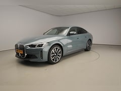 BMW i4 - Gran Coupé eDrive35 | LED | Leder | Navigatie | Active cruise | Sportstoelen | Stoelverwar