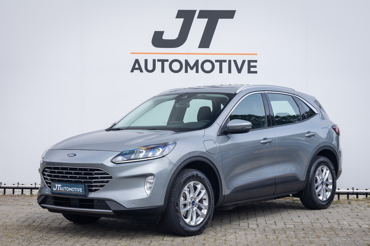 Ford Kuga - 2.5 PHEV Titanium camera | klimaat control | pdc | Carplay | Lane assist | Navigatie - AutoWereld.nl