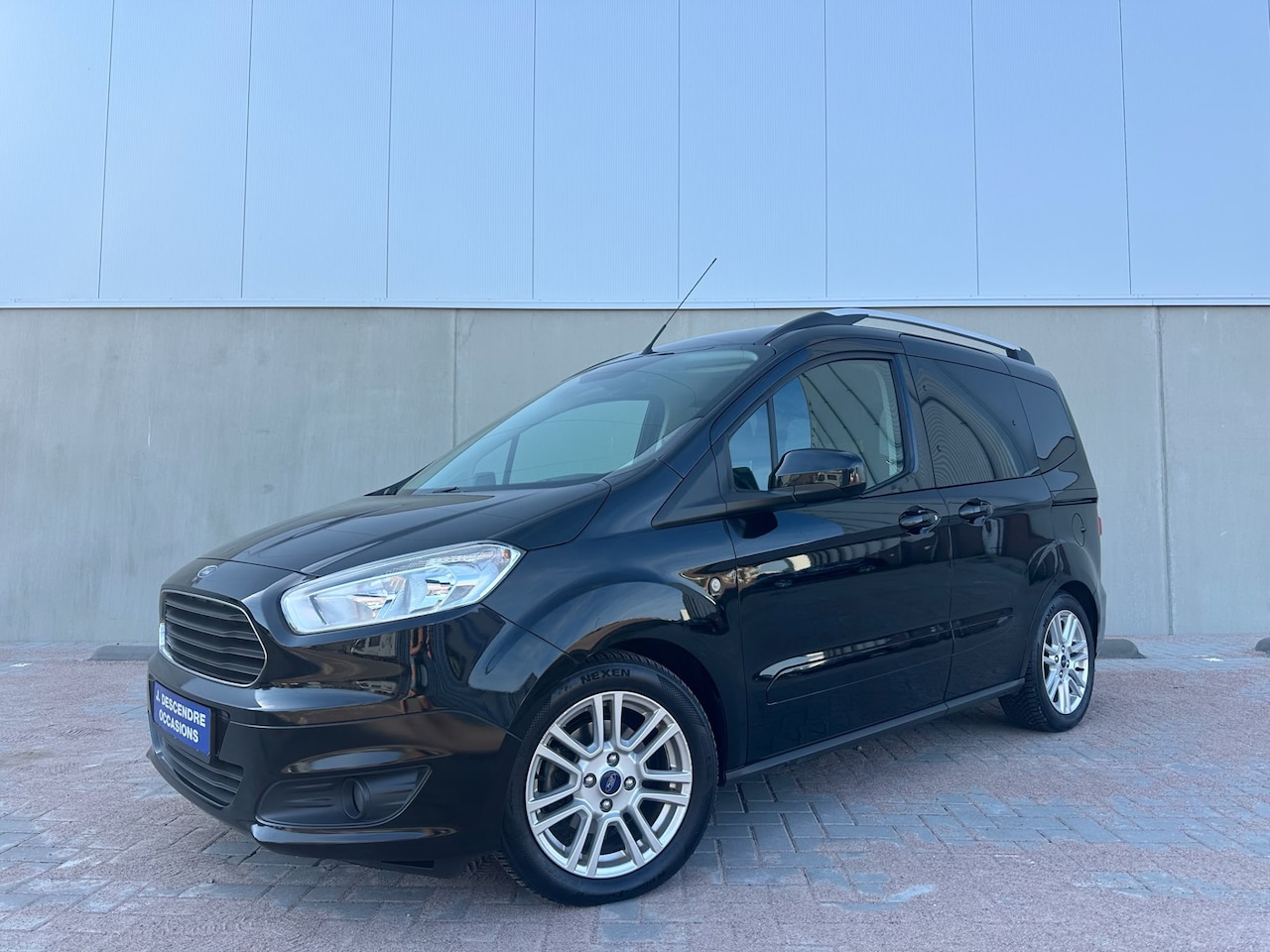 Ford Tourneo Courier - 1.0 Titanium Climate C, Cruise C, Navigatie, Distributieriem Nieuw!!!! DONDERDAG 13-08 ZIJ - AutoWereld.nl