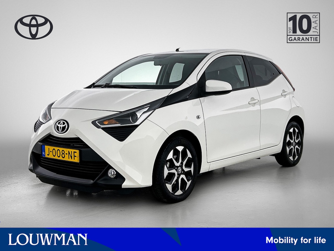 Toyota Aygo - 1.0 VVT-i x-joy Automaat | NIEUW GELEVERD & ONDERHOUDEN | Climate Control | Apple Carplay - AutoWereld.nl