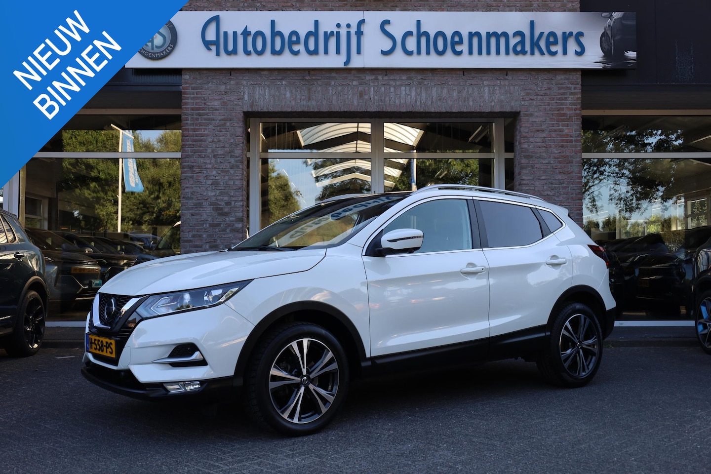 Nissan Qashqai - 1.3 DIG-T N-Connecta PANO 360-CAMERA NAP ALL-SEASONS CARPLAY DAB DEALER-ONDERHOUDEN NAVI 2 - AutoWereld.nl