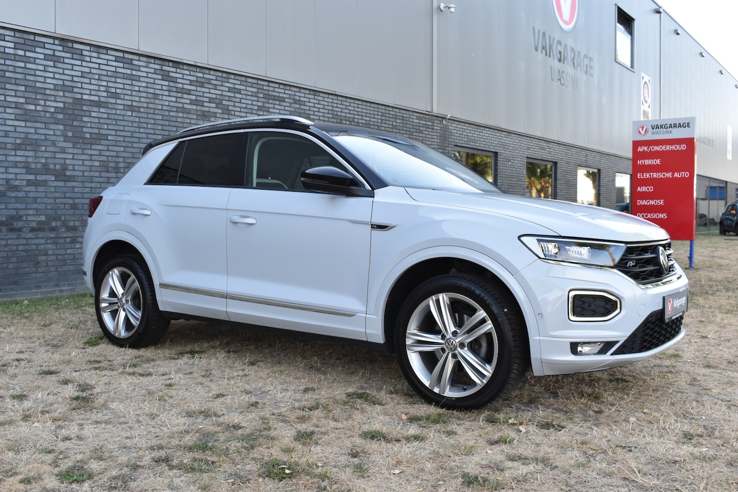 Volkswagen T-Roc - 1.5 TSI Sport Business R Carplay Automaat - AutoWereld.nl